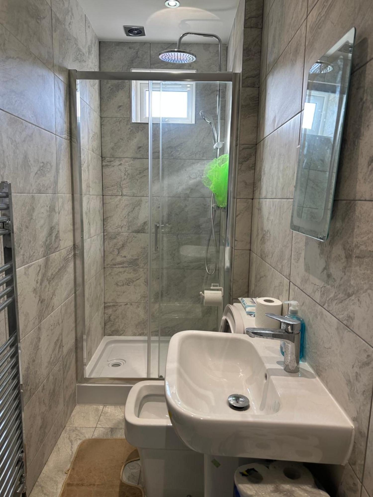 Luxury Ensuite Studio In Crayford Dartford Bexley London With Full Kitchen And Side Garden Alleyway Entrance Erith Екстер'єр фото